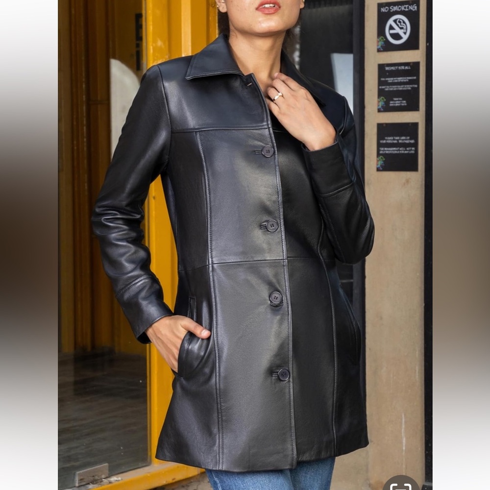 ANDREW MARC New York Women's Black Leather Jacket.